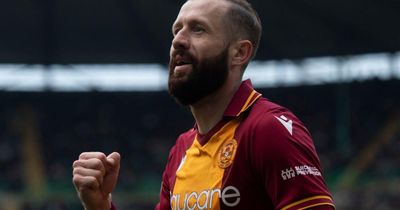 St Mirren complete Kevin van Veen deadline day loan deal