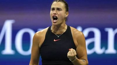 Aryna Sabalenka shrugs off late US Open start to battle past Ekaterina Alexandrova