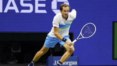 Daniil Medvedev enters US Open last 16 with straight-sets win over Flavio Cobolli