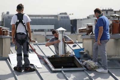 Paris Zinc Roofers Seek Elusive UNESCO Heritage Status