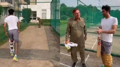 'Tarif bhai's sixes': Mohammad Kaif in awe of 79-year-old father’s glorious drives at nets - Watch
