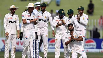 'Bangladesh aya hi record banane ke liye hai...': Pakistan cricket team slammed for conceding advantage in 2nd Test