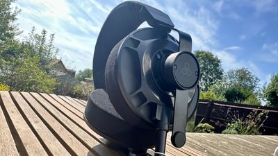 Final D7000 review: huge planar magnetic over-ear headphones that, when properly driven, deserve their huge price-tag