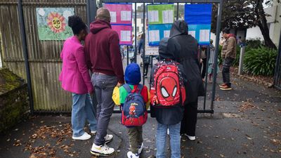 French students go back to school amid uncertainty over reforms