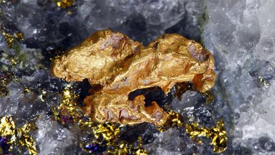 Earthquakes can trigger quartz into forming giant gold nuggets, study finds