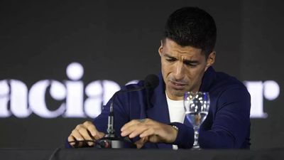 Tearful Uruguay football legend Luiz Suarez announces international retirement