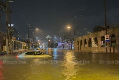 Heavy rain causes flooding in Pattaya