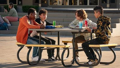 5 teen comedies like Netflix's 'Incoming' but better