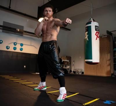 Canelo Alvarez Defends Super Middleweight Title Against Edgar Berlanga