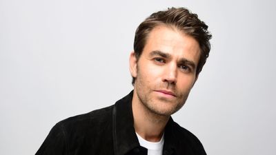 Paul Wesley avoids the one bookshelf styling mistake people often make – designers say we should follow his un-cluttered look