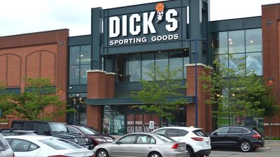 Dick's Sporting Goods Flashes Sell Signal After Q2 Earnings