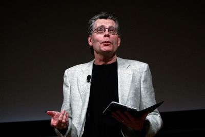 Stephen King tells Elon Musk he’s ‘too bright’ to be supporting Trump