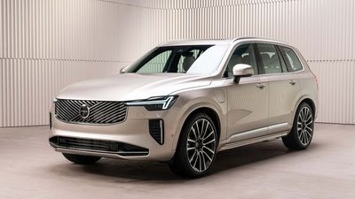 2025 Volvo XC90 PHEV Has Sharper Looks, New Tech