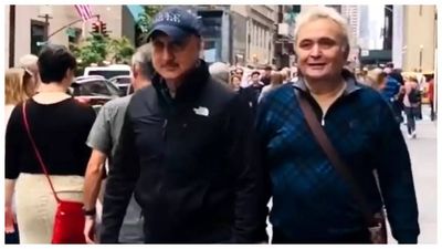 Anupam Kher remembers late friend Rishi Kapoor with a throwback video from NYC days on his birth anniversary: 'I miss you'