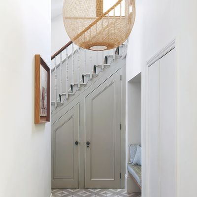 How to make a narrow hallway look wider – 24 ways to visually expand your entryway with paint, colour and storage choices