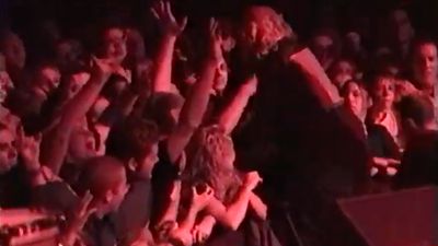 “Do you want to see a fight or do you want to see a show?!” Watch Slipknot brawl with Mushroomhead fans during 1999 gig in resurfaced video