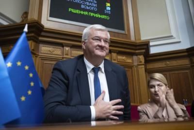 Ukraine Parliament Approves New Foreign Minister Amid War Efforts