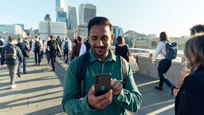 EE introduces new UK 5G network, promises lower latency and higher speeds