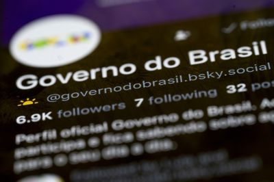 Brazilians Flock To Bluesky And Threads After X Suspension