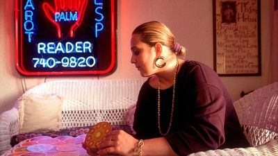 Meet The Women Who Are Obsessed With Psychics