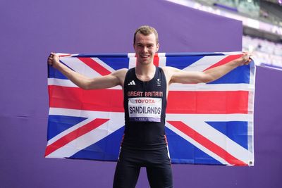 GB’s Ben Sandilands sets new world record to claim T20 1500m Paralympic gold