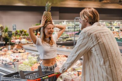 As singles ditch dating apps, the Spanish are finding love in supermarket aisles—with some help from pineapples