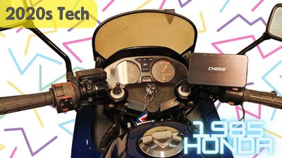 I Put Apple CarPlay On My Vintage '80s Honda Motorcycle, and Here's How I Did It