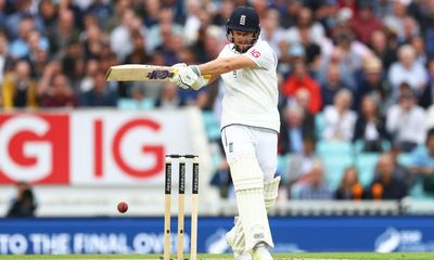 Ben Duckett dazzles as spirit animal of Bazball with flash of light amid gloom