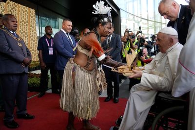 Pope urges end to Papua New Guinea tribal conflicts and fair, sustainable extraction of resources