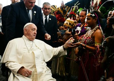 Pope Tells Papua New Guinea Leaders Natural Resources Must Benefit All