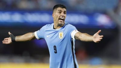 Luis Suarez bids emotional farewell as Uruguay draw 0-0 with Paraguay in FIFA World Cup qualifier