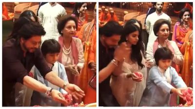 Shah Rukh Khan’s fans share throwback videos of superstar celebrating Ganesh Chaturthi with Suhana, AbRam, and Gauri – WATCH