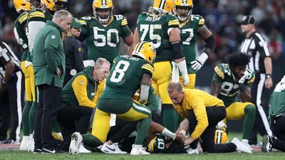 Jordan Love Exits Packers-Eagles in Closing Seconds With Apparent Leg Injury