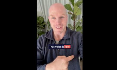 David Pocock calls for election ban on AI deepfakes with fake videos of Albanese and Dutton