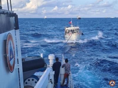 Coast Guard Rescues Two Boaters After Boat Capsizes In Florida