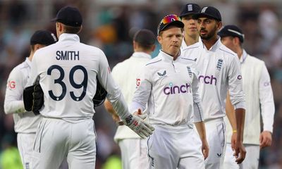 England self-sabotage in rush for runs as Sri Lanka cling on in third Test