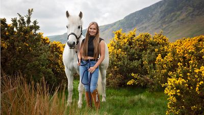 How I take fine-art photographs of horses with this simple camera setup