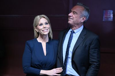 Maher goes after Cheryl Hines critics