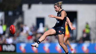 Blues clinch AFLW thriller after late score review