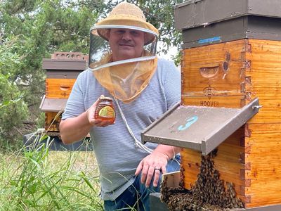 What Fortune 500 bosses can learn from an AT&T engineer who took up beekeeping