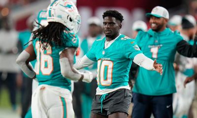 Dolphins star Tyreek Hill detained by police on way to stadium for season opener