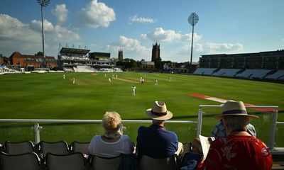 County cricket day one: Somerset v Surrey, Essex v Notts, and more – as it happened