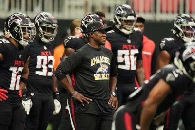 Falcons Honor Shooting Victims With High School T-Shirt Tribute