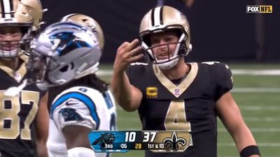 Cameras Caught Derek Carr Roasting Panthers CB With Savage Line During Blowout Win