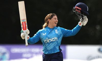 Tammy Beaumont hammers record before England skittle Ireland for 45