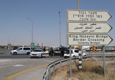 Why has Israel closed the West Bank’s crossing with Jordan?