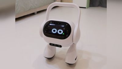 I hate how much I love LG’s adorable smart hub robot