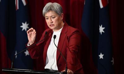 Australia backs UK decision to curb arms sales to Israel