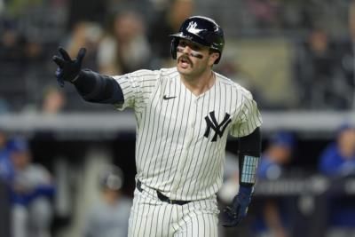 Yankees Defeat Royals With Wells' Clutch Performance