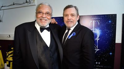 Star Wars’ Mark Hamill pays perfect tribute to his on-screen dad James Earl Jones